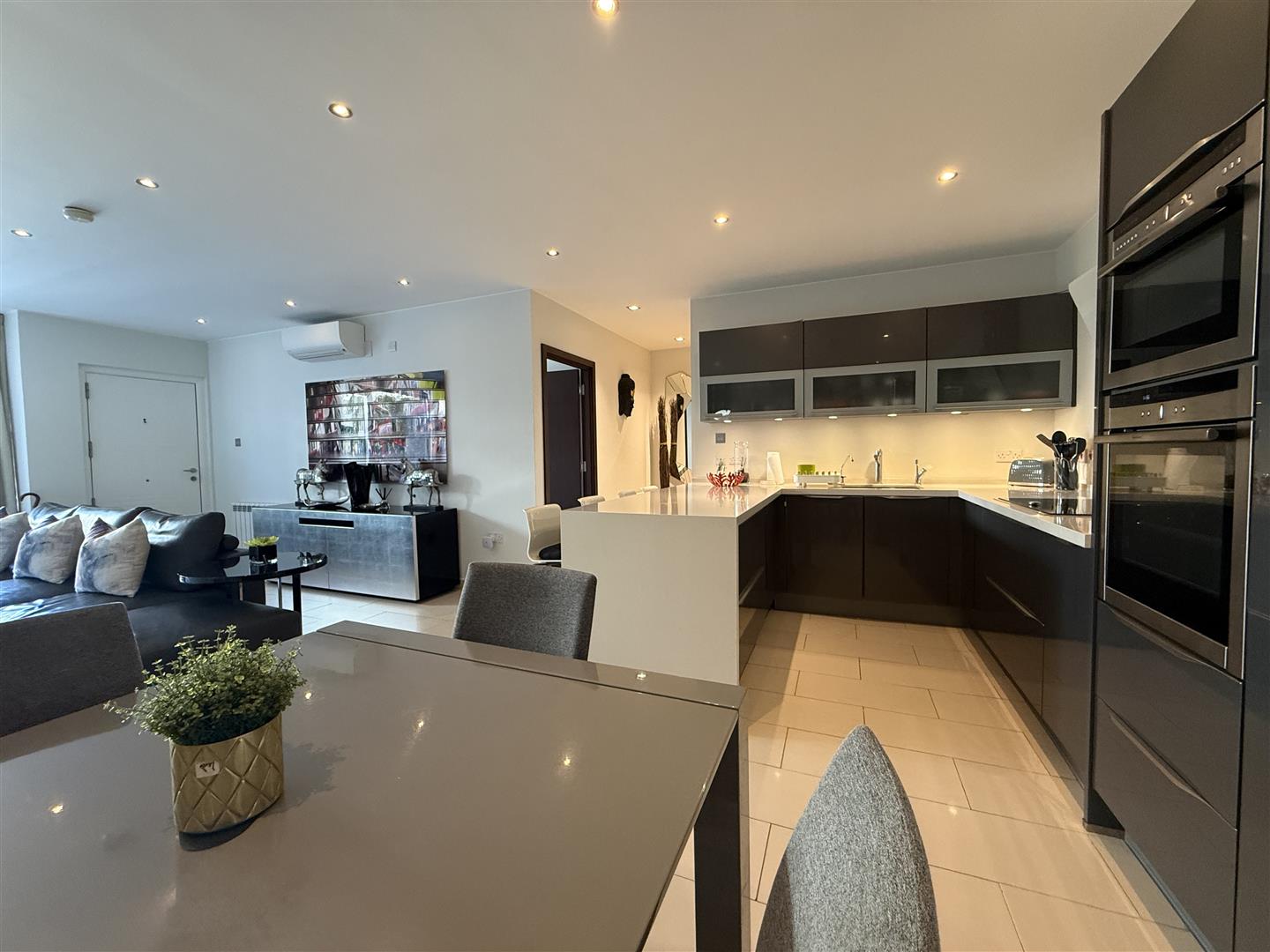 Image of Apartment - 2 Bedrooms - 2 Bathrooms for Rental in Ocean Village-Gibraltar, Image 9